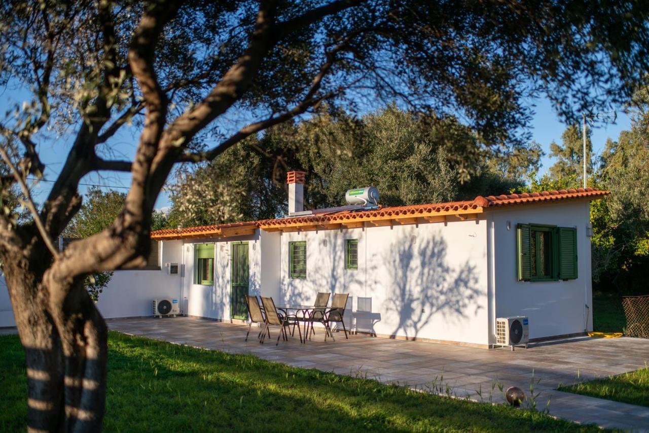 House By The Sea Aigio Exterior foto
