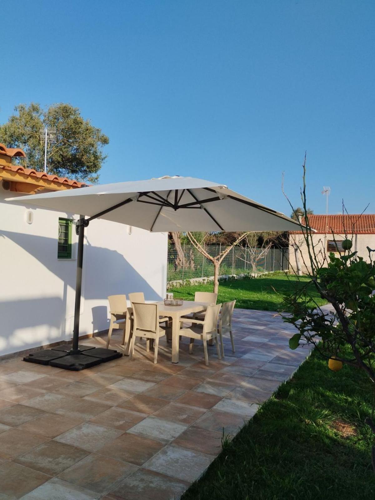 House By The Sea Aigio Exterior foto